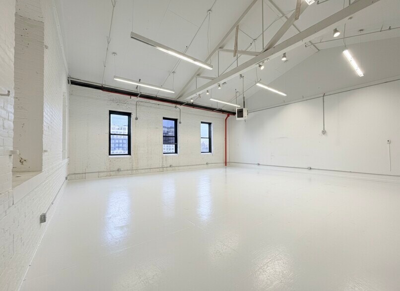 3511 9th St, Long Island City, NY à louer - Photo du bâtiment - Image 3 de 25