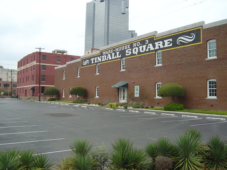 604 E 4th St, Fort Worth, TX for lease - Building Photo - Image 2 of 10