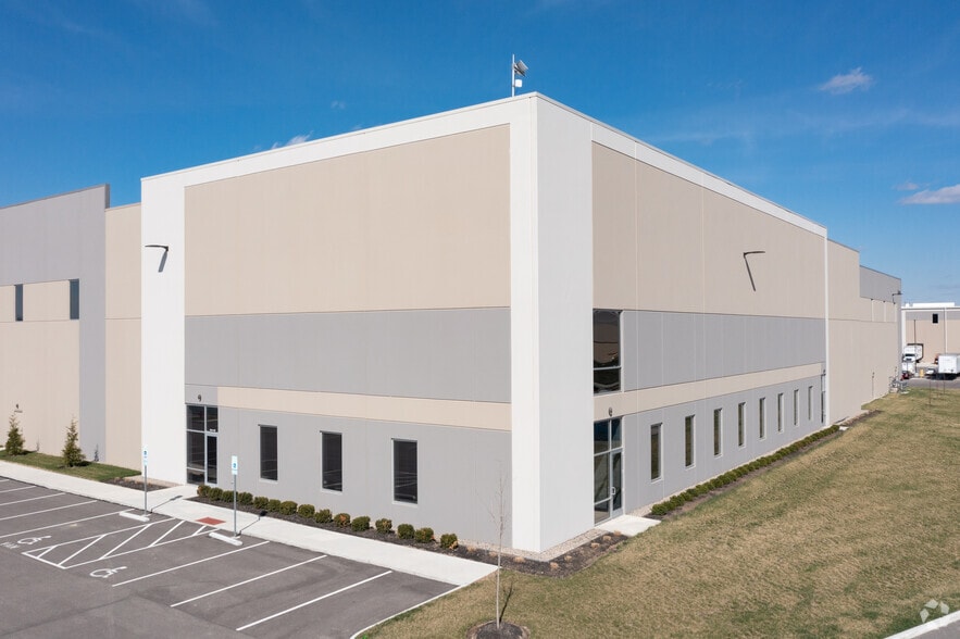 4600 Brate Dr, West Chester, OH for lease - Building Photo - Image 3 of 11