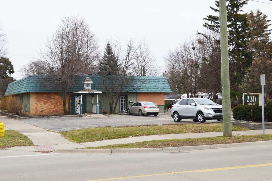 230 North Ave, Mount Clemens, MI à vendre - Photo principale - Image 2 de 21