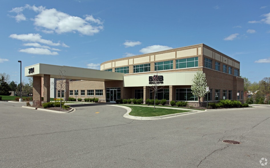 2191 E South Blvd, Auburn Hills, MI for lease - Building Photo - Image 2 of 9