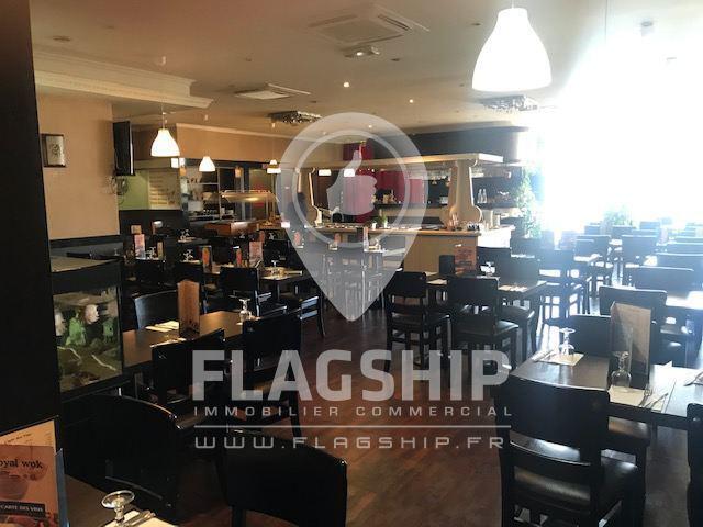 Retail in Puteaux for lease - Interior Photo - Image 2 of 8