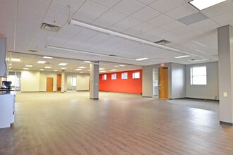 2277 W Highway 36, Roseville, MN à louer Photo intérieure- Image 2 de 6