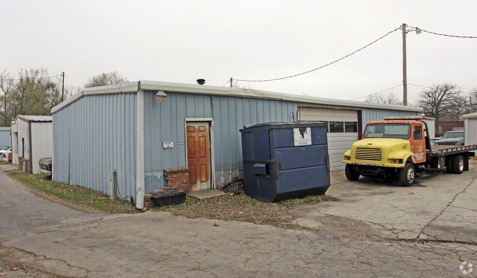 6708 NW 10th St, Oklahoma City, OK for sale - Building Photo - Image 2 of 2