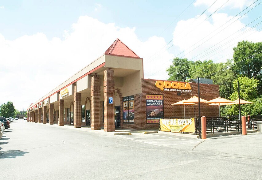 9653-9749 Kenwood Rd, Cincinnati, OH à louer - Photo du bâtiment - Image 2 de 3