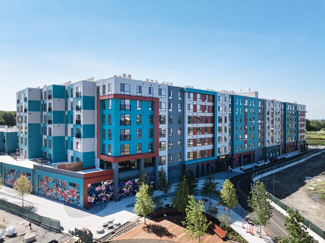 Plus de détails pour 50 Salt St, Revere, MA - Commerce de détail à louer