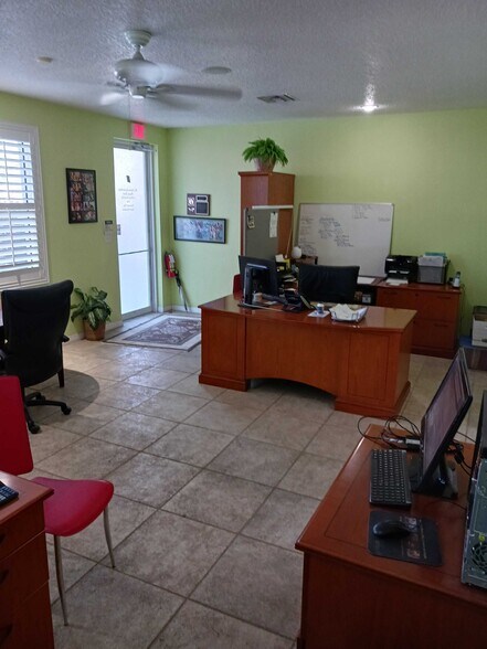 515 E 27th St, Bradenton, FL à vendre - Photo du bâtiment - Image 3 de 22