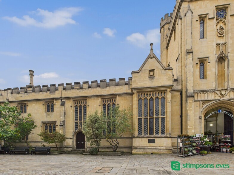 Horne Ln, Bedford à louer - Photo du bâtiment - Image 3 de 33