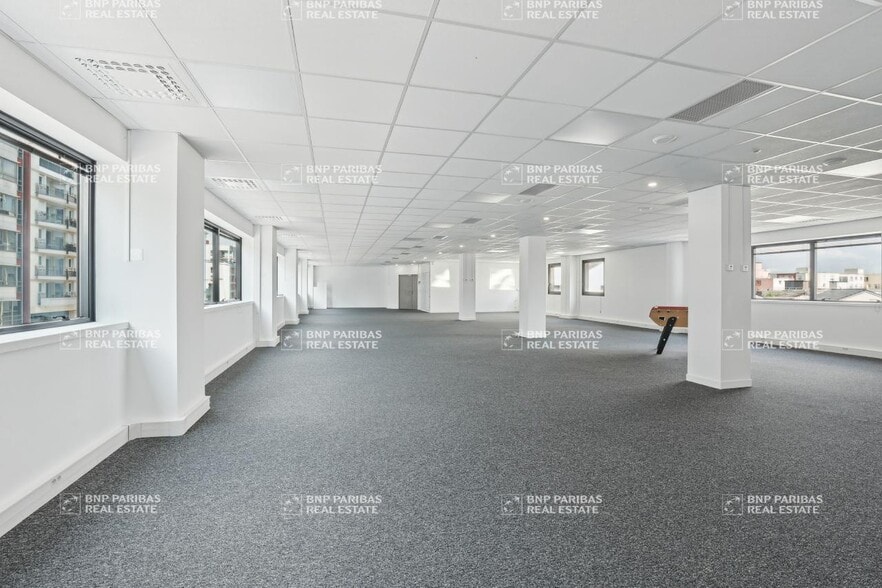 41-43 Avenue Du Centre, Montigny-le-Bretonneux for lease - Building Photo - Image 3 of 25