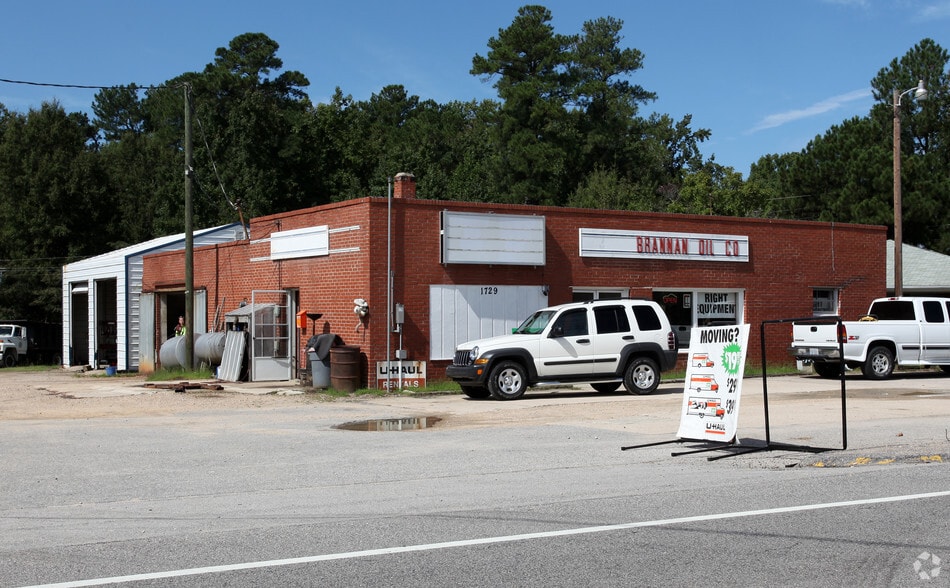 1729 N Arendell Ave, Zebulon, NC for lease - Primary Photo - Image 1 of 3