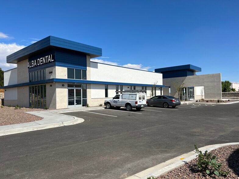 12444 Edgemere, El Paso, TX à louer - Photo du bâtiment - Image 3 de 11