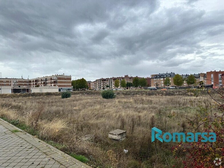 Terrain dans Ávila, AVI à vendre - Photo du bâtiment - Image 3 de 4