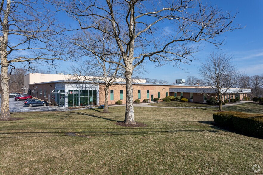 100 Trap Falls Road Ext, Shelton, CT à vendre - Photo principale - Image 1 de 14