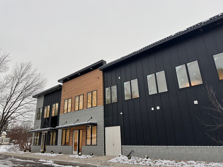 5630 Lake Michigan Dr, Allendale, MI à vendre - Photo du bâtiment - Image 1 de 1