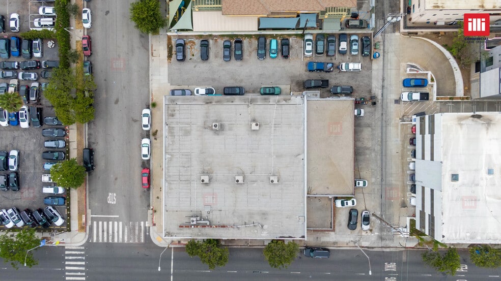 901 Santa Monica Blvd, Santa Monica, CA for sale - Building Photo - Image 2 of 16