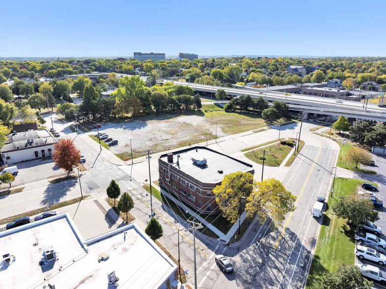 501 S Washington St, Green Bay, WI for lease - Building Photo - Image 1 of 12