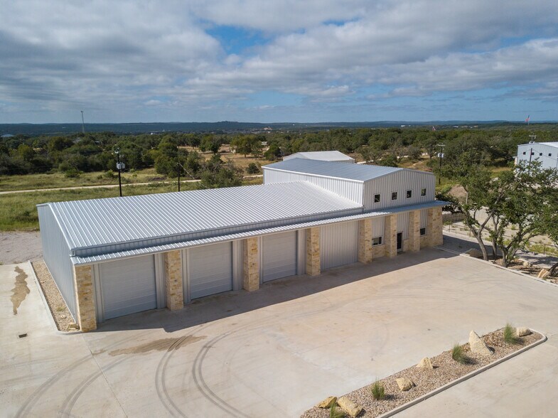 4955 Bell Springs Rd, Dripping Springs, TX à vendre - Photo du bâtiment - Image 2 de 8