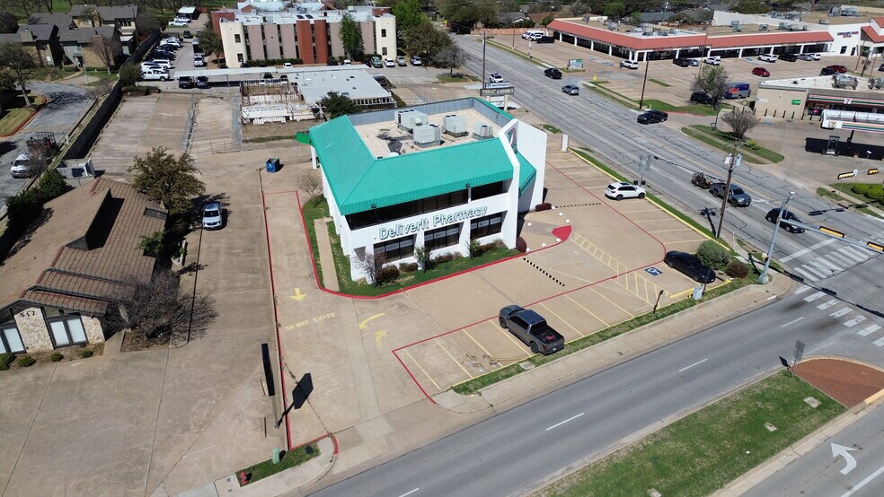 2901 Brown Trl, Bedford, TX à vendre - Photo du bâtiment - Image 2 de 8