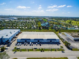 4390 Westroads Dr, Riviera Beach FL - Entrepôt