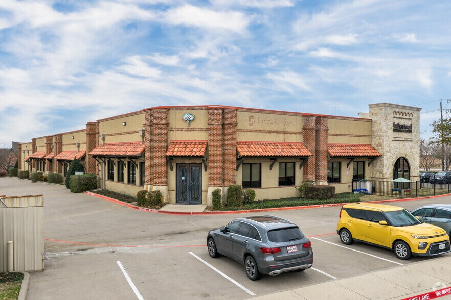 3032 E Hebron Pky, Carrollton, TX à louer - Photo du bâtiment - Image 2 de 3