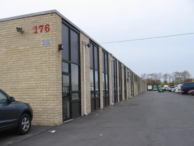 170-176 Central Ave, Farmingdale, NY for lease - Building Photo - Image 3 of 4