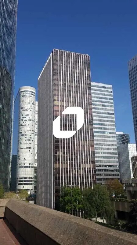 Office in Puteaux for lease Building Photo- Image 1 of 10