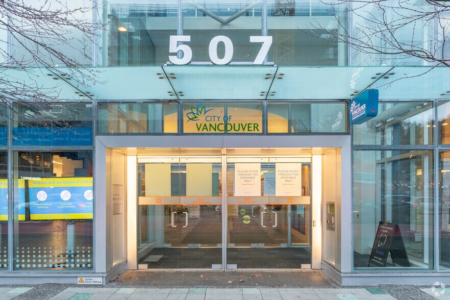 510 W 8th Ave, Vancouver, BC à louer - Photo du bâtiment - Image 3 de 8