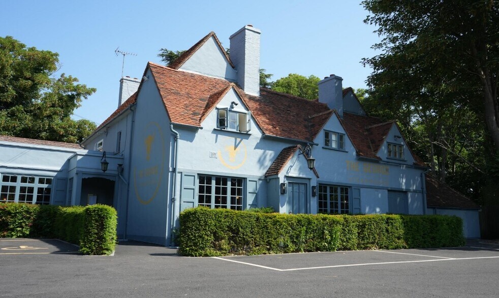 29 Windsor Rd, Staines à louer - Photo principale - Image 1 de 7