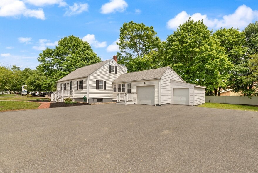 32 Prince St, Danvers, MA à louer - Photo du bâtiment - Image 3 de 9