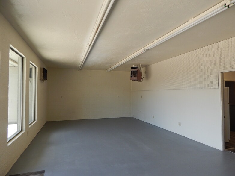728 SE Rice Ave, Roseburg, OR for lease - Interior Photo - Image 3 of 15