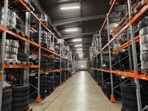 Industriel dans Louvres à louer Photo du bâtiment- Image 2 de 6