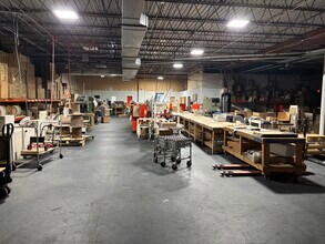 7251-7281 Commerce Cir E, Fridley, MN à louer Photo intérieure- Image 1 de 3