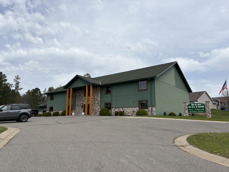 225 SE 21st St, Grand Rapids, MN à vendre - Photo du bâtiment - Image 1 de 69