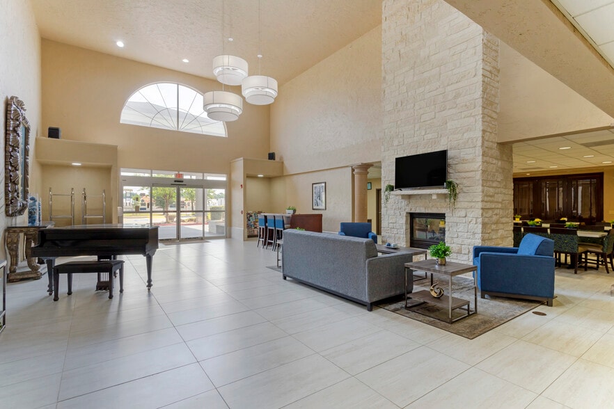 22223 Highway 59 N, Humble, TX for sale - Lobby - Image 3 of 5
