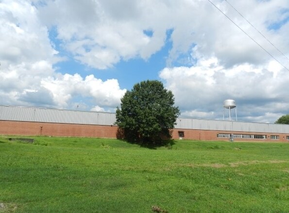 501 W 10th St, Trenton, TN à louer - Photo principale - Image 1 de 6