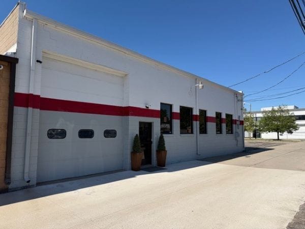 1020 W 14 Mile Rd, Clawson, MI for sale - Primary Photo - Image 1 of 1