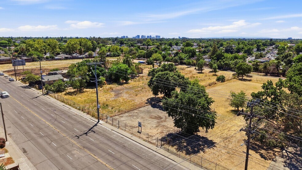 2845 Rio Linda Blvd, Sacramento, CA à vendre - Aérien - Image 1 de 19
