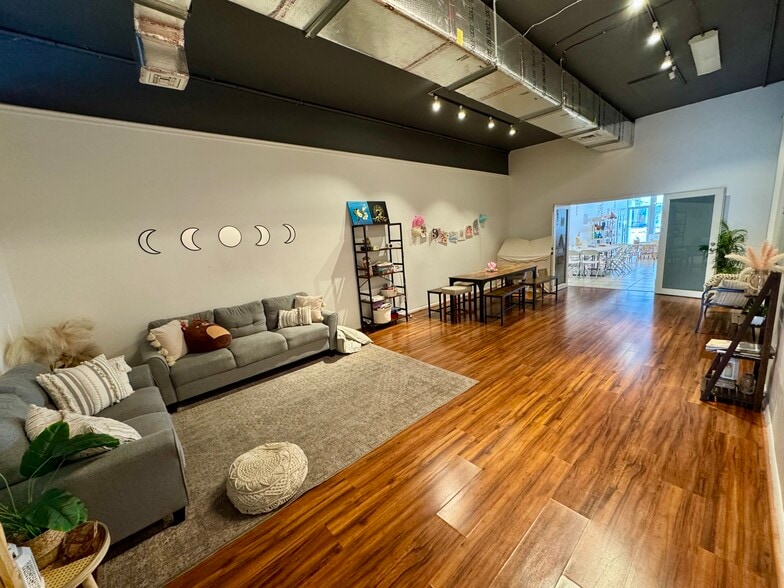 2001-2017 Harrison St, Hollywood, FL for lease - Interior Photo - Image 3 of 14