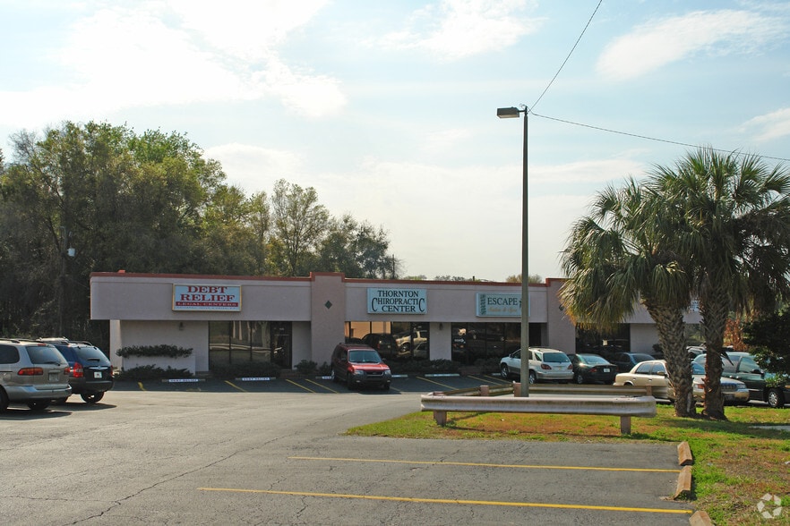 910-918 Lithia Pinecrest Rd, Brandon, FL à vendre - Photo du bâtiment - Image 2 de 11