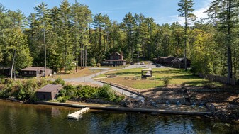 Whispering Pines Waterfront Cottages - Motel