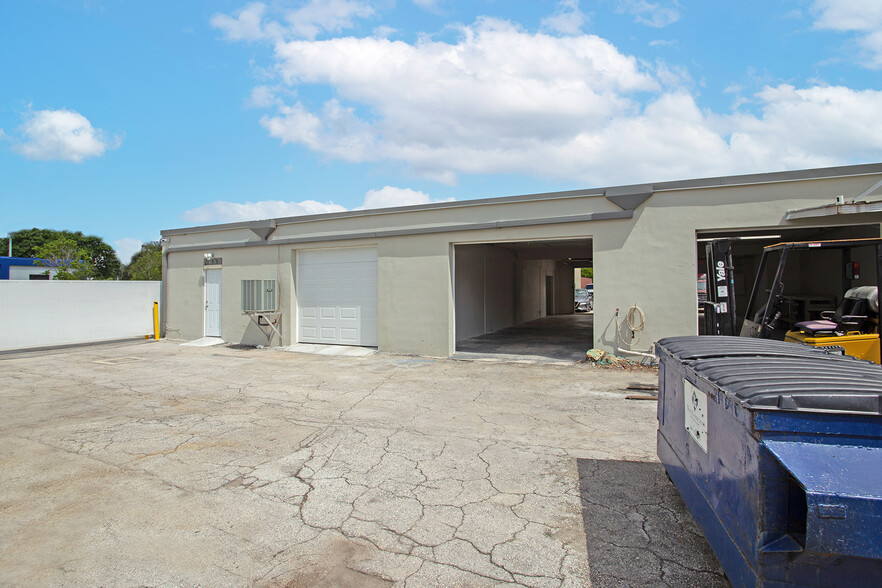 2500 SW 3rd Ave, Fort Lauderdale, FL for lease - Building Photo - Image 3 of 27