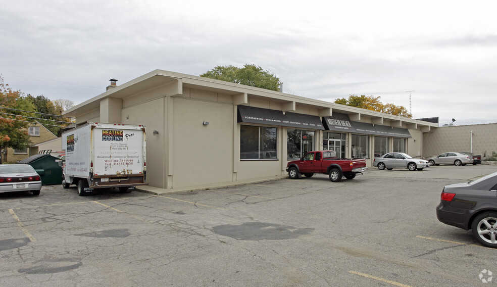 1306 S 108th St, Milwaukee, WI for sale - Primary Photo - Image 1 of 4