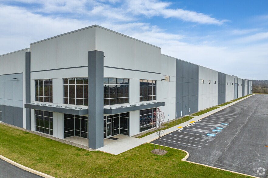 520 Busser Rd, York, PA à louer - Photo principale - Image 1 de 5