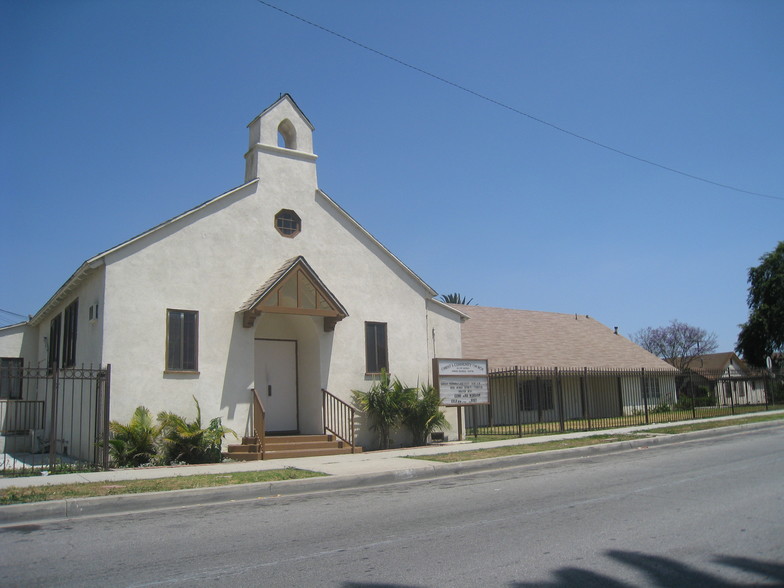 10216 S Denker Ave, Los Angeles, CA à louer - Photo du bâtiment - Image 3 de 13