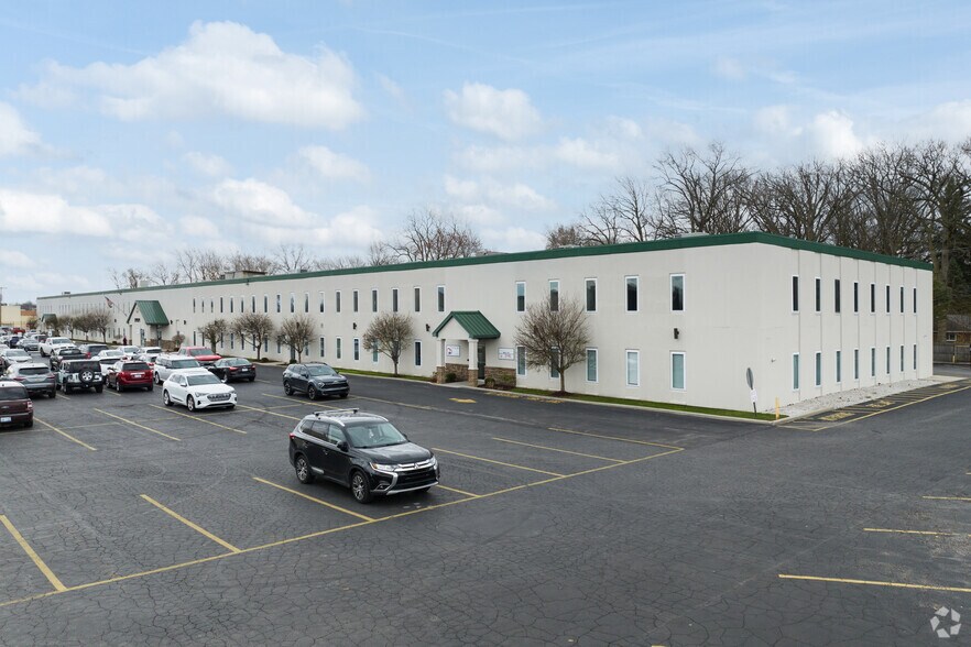 5151 Monroe St, Toledo, OH à louer - Photo du bâtiment - Image 2 de 14