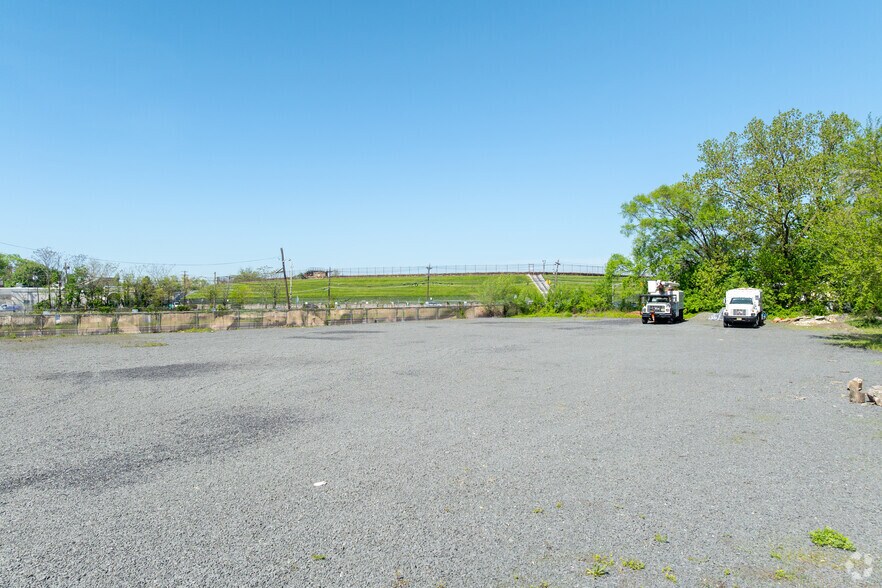 50 Parkway Ave, Ewing Township, NJ à louer - Photo du bâtiment - Image 3 de 20