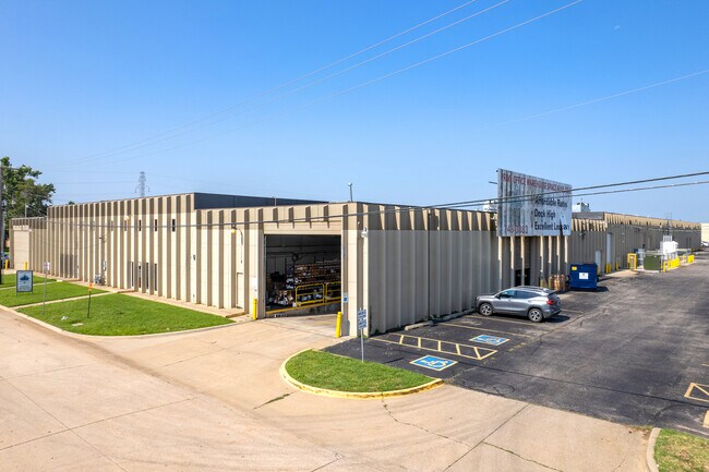 Plus de détails pour 4917 SW 7th St, Oklahoma City, OK - Industriel à louer
