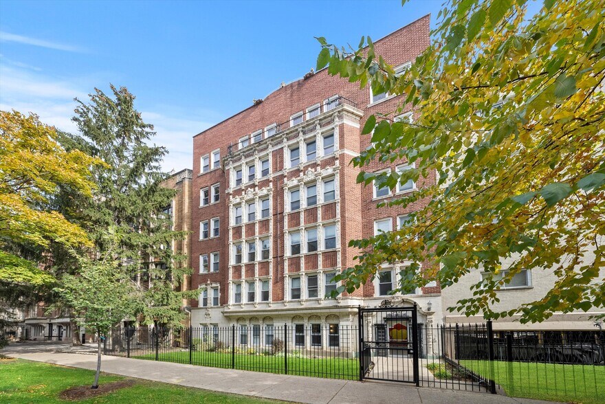 5417 N Kenmore Ave, Chicago, IL à vendre - Photo du bâtiment - Image 2 de 16