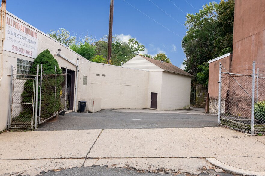 8257 Frankford Ave, Philadelphia, PA à vendre - Photo du bâtiment - Image 2 de 11