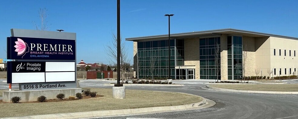 8516 S Portland Ave, Oklahoma City, OK à louer - Photo du bâtiment - Image 1 de 41